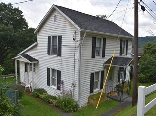 59 Dixon Rd, Clymer, PA 15728