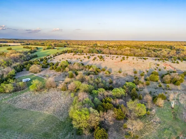 28604 Brangus Rd, Maud, OK 74854