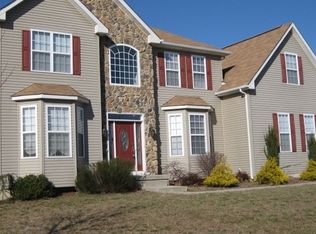 2035 Paddock Ln, Williamstown, NJ 08094