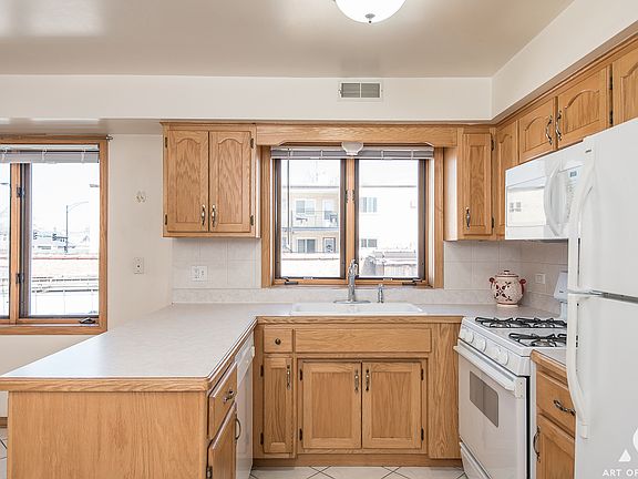 4th image of 4445 N Central Ave APT 2E
