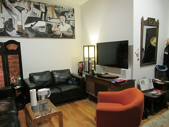 3rd image of 131 Montrose Ave #A2