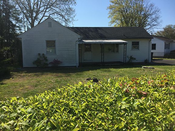 3rd image of 2221 Cottonwood Dr