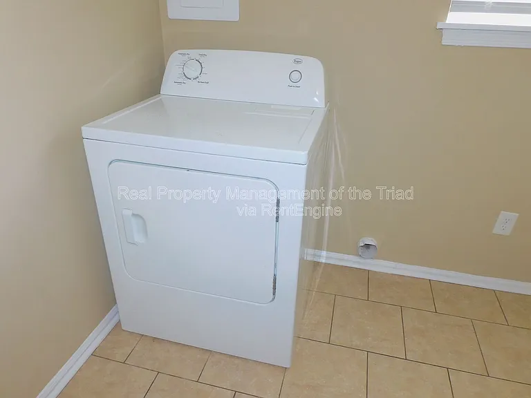 4302 Parker St #E — Photo 13