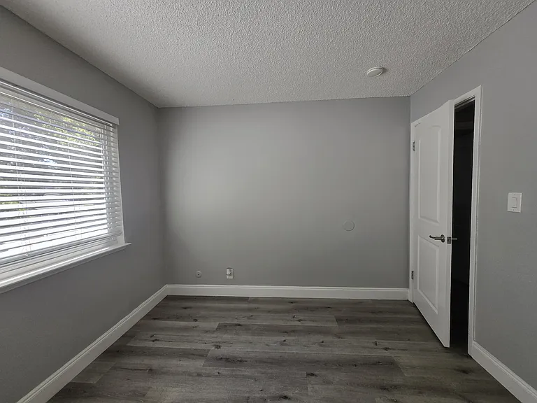24545 Oneil Ave — Photo 10