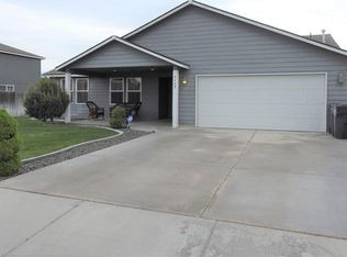 5405 Hayes Ln, Pasco, WA 99301