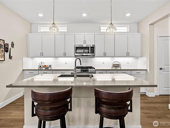 4th image of 17457 154th Street E