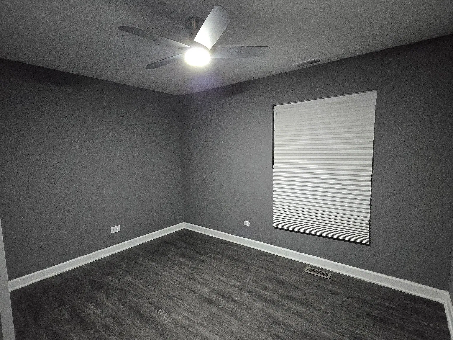 3 bed, 919 sqft, $2,000 — Photo 2