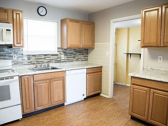 2nd image of 123 Briar Mills Dr