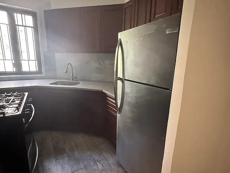 1563 Metropolitan Ave #6H — Photo 6