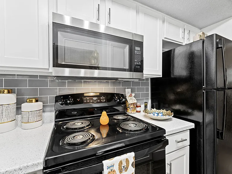 The Admiral Apartments — Photo 5