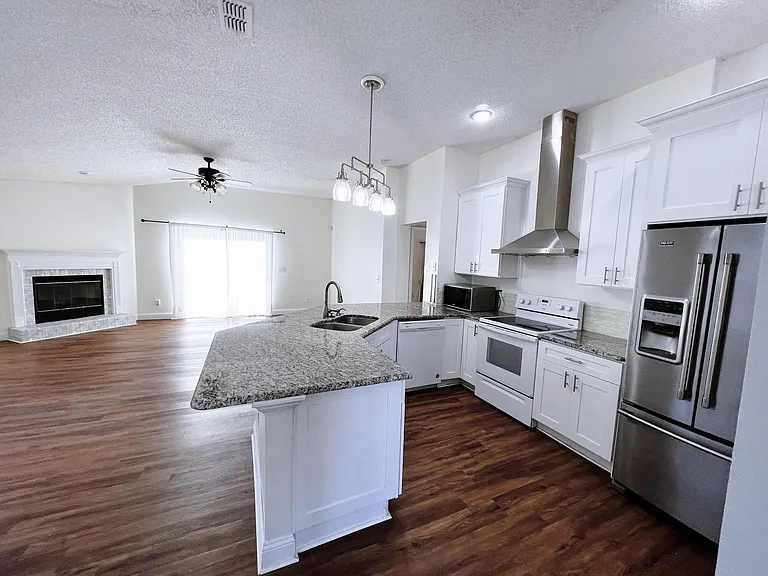 2344 Millford Ln W — Photo 5