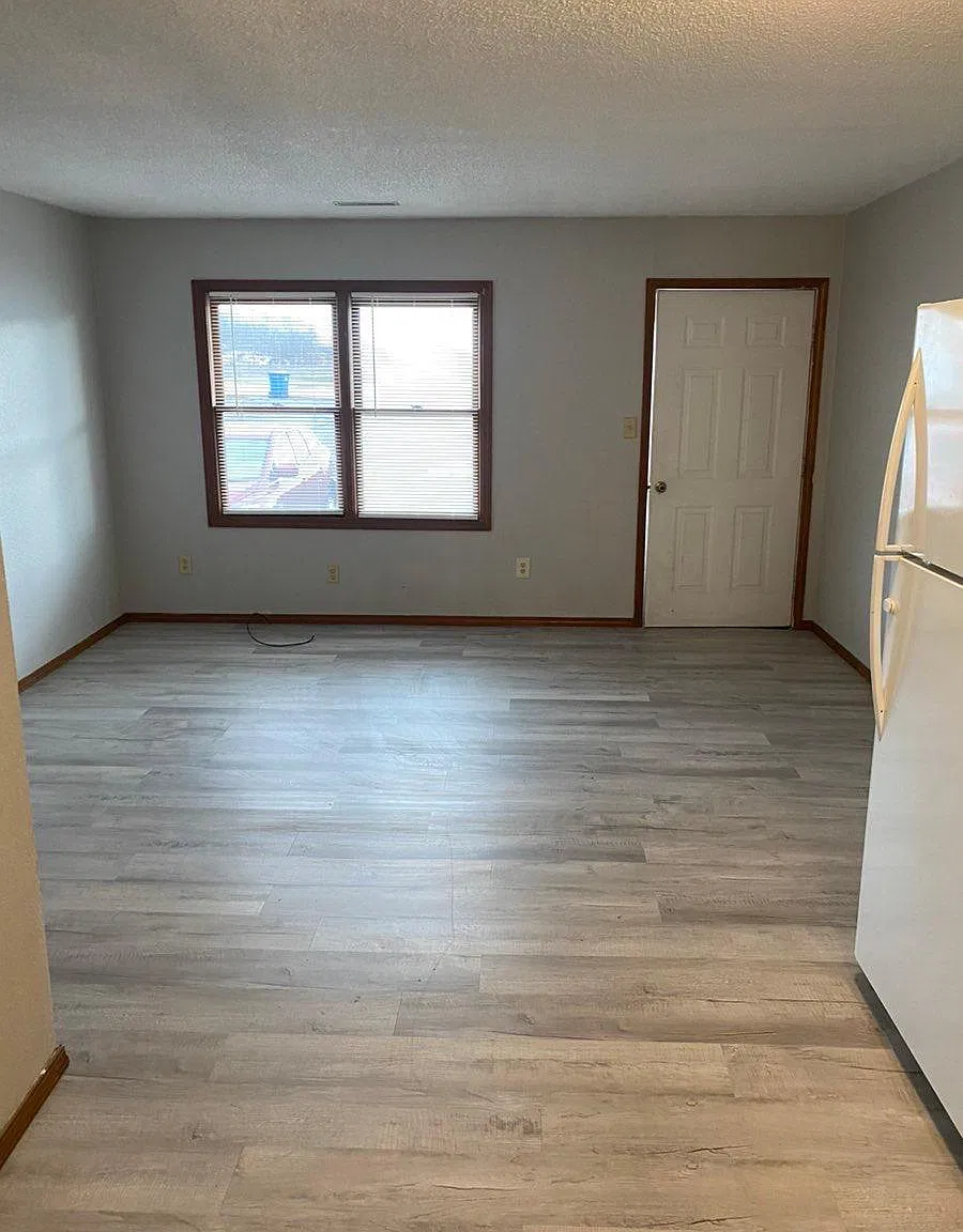 2307 Bridge St — Photo 2