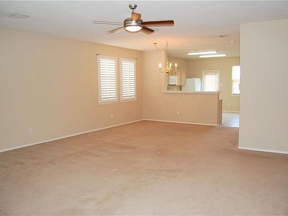 2nd image of 2405 Itasca Dr
