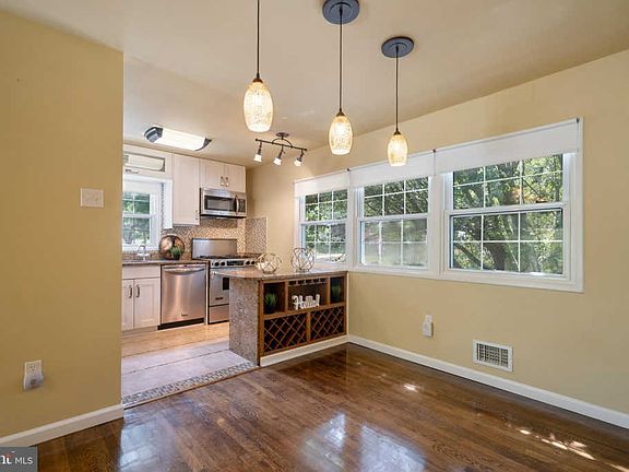3rd image of 5721 Habersham Way