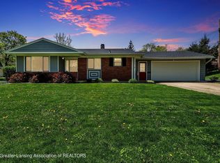 2818 Chatham Rd, Lansing, MI 48910