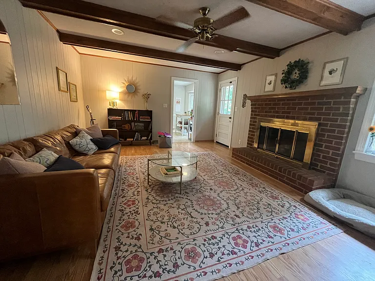 805 Winthrope Dr — Photo 8