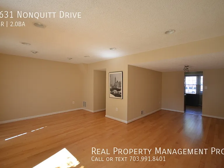 9631 Nonquitt Dr — Photo 2