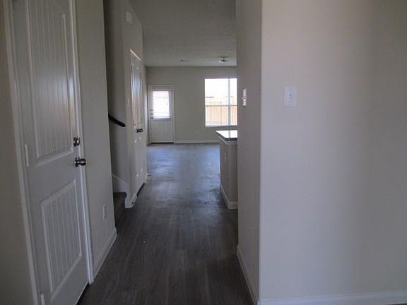 3rd image of 2609 Montecito Ln