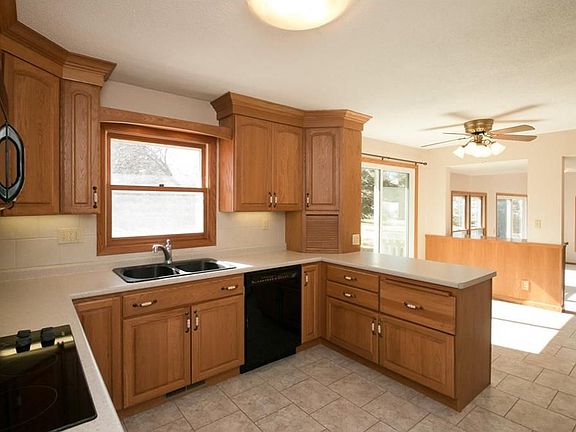 4th image of 3808 County Down Ln NE