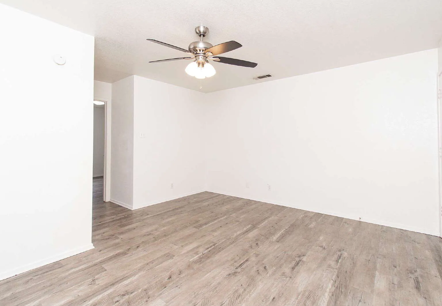 2 bed, 1.0 bath, 795 sqft, $625 — Photo 4