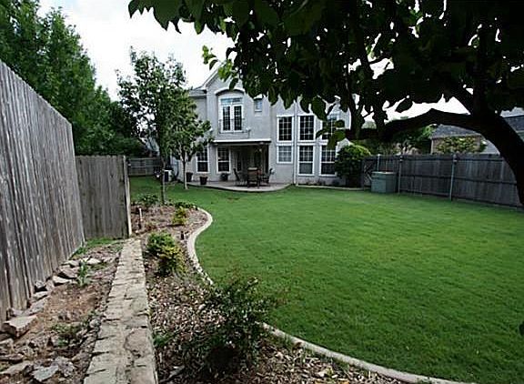 4th image of 4492 Jardin St