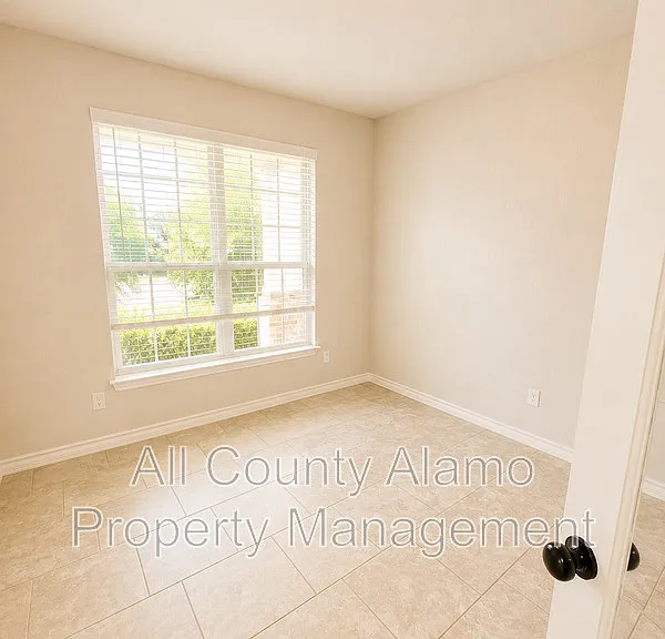 13710 Aria Cv — Photo 8