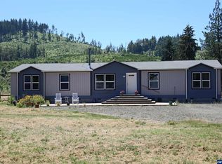6515 Nonpareil Rd, Sutherlin, OR 97479