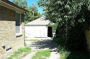 4th image of 7402 Thurston Dr