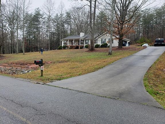 2nd image of 289 Pinewood Pl