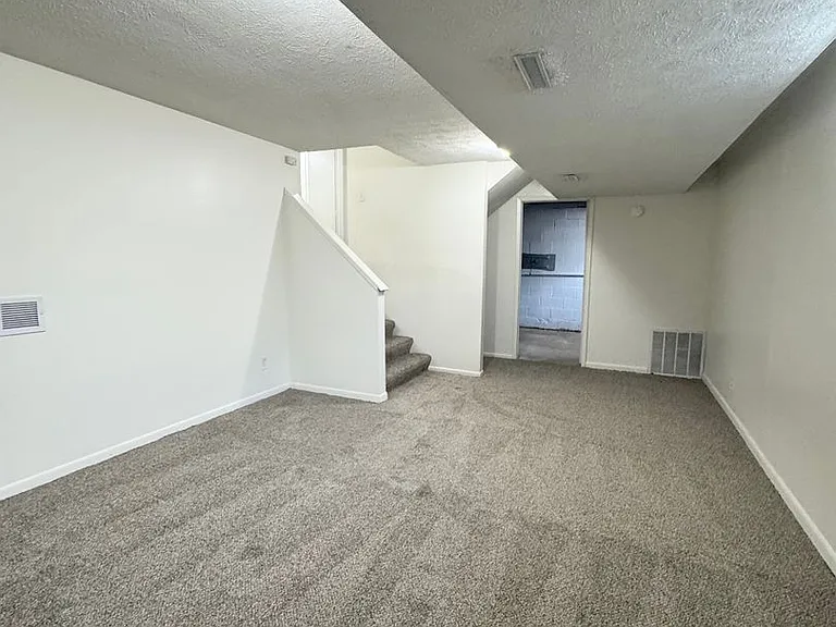 4874 Robin Dr — Photo 15