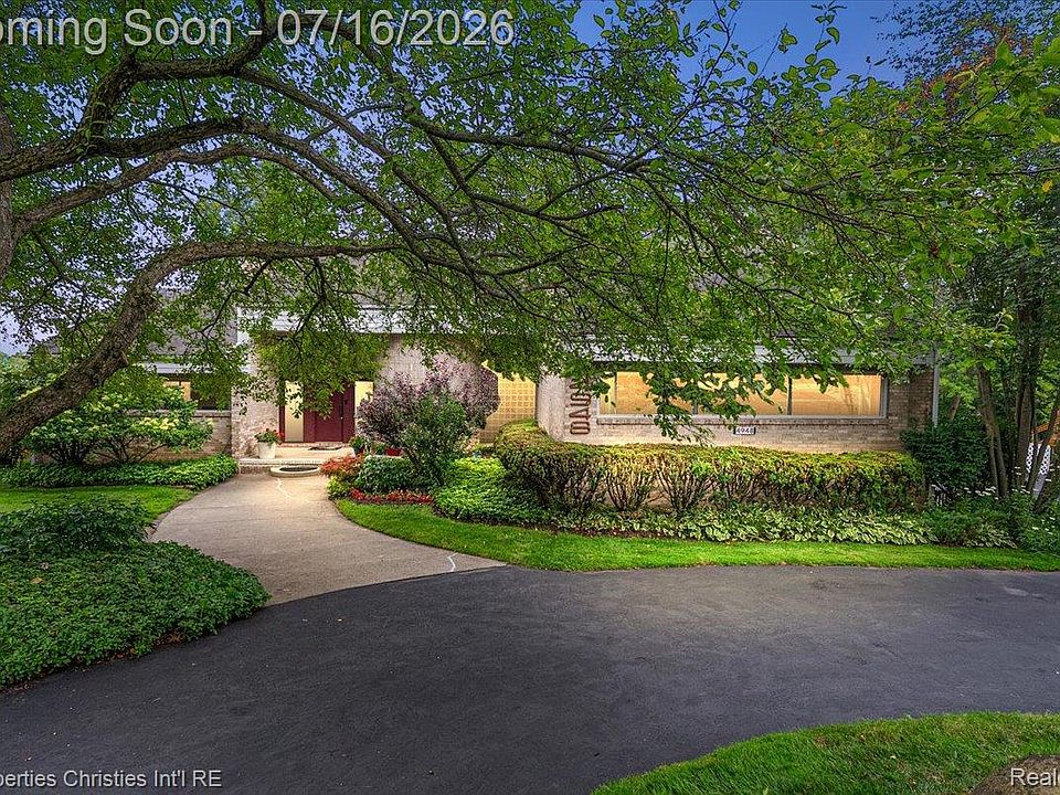 1st image of 4948 Champlain Cir