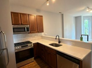 1830 W Superior St APT 3F, Chicago, IL 60622