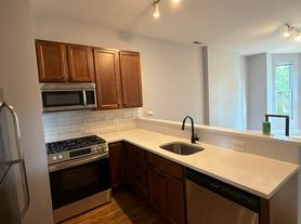 1830 W Superior St, Chicago, IL