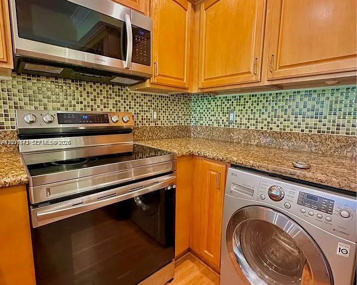 151 NE 16th Ave #334 — Photo 5