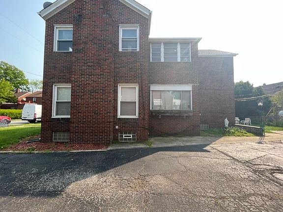 4th image of 1034 Creekview Dr