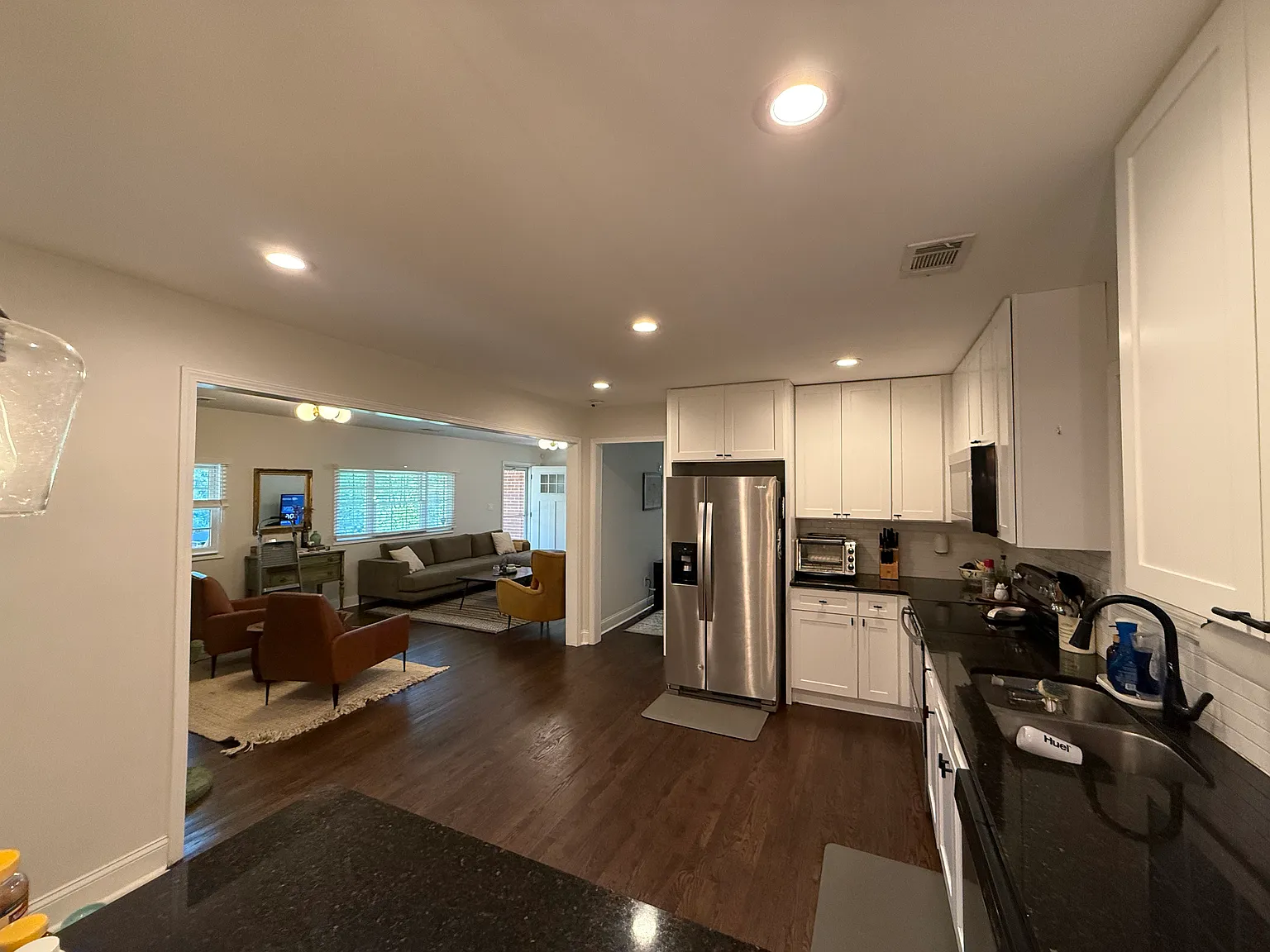 3 bed, 1736 sqft, $2,400 — Photo 4