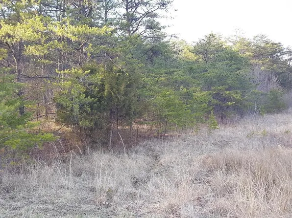 7194 Valley Rd, Berkeley Springs, WV 25411