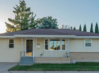 1754 18th Ave, Columbus, NE 68601