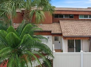 2056 Sunset Point Rd APT 25, Clearwater, FL 33765