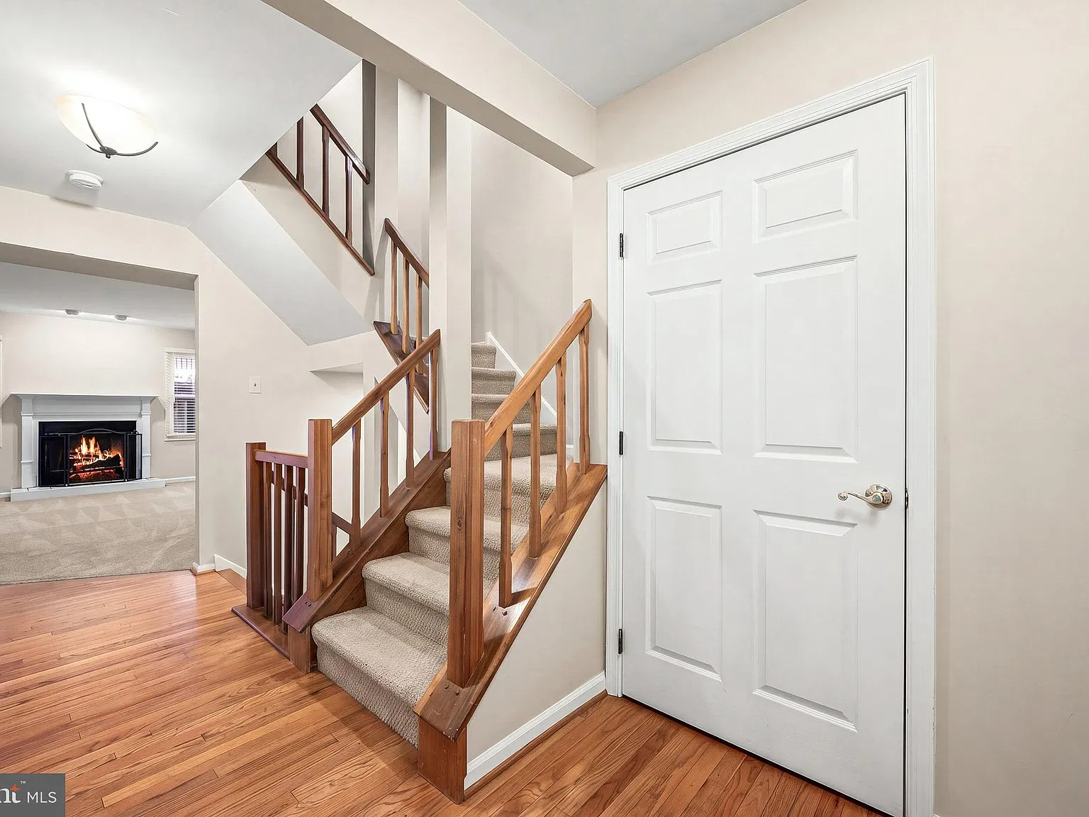 4 bed, 2.5 bath, 2435 sqft, $3,600 — Photo 2