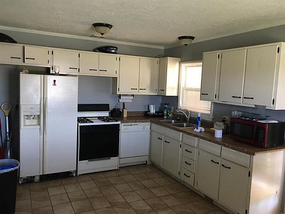 4th image of 2821 McFarland Ave