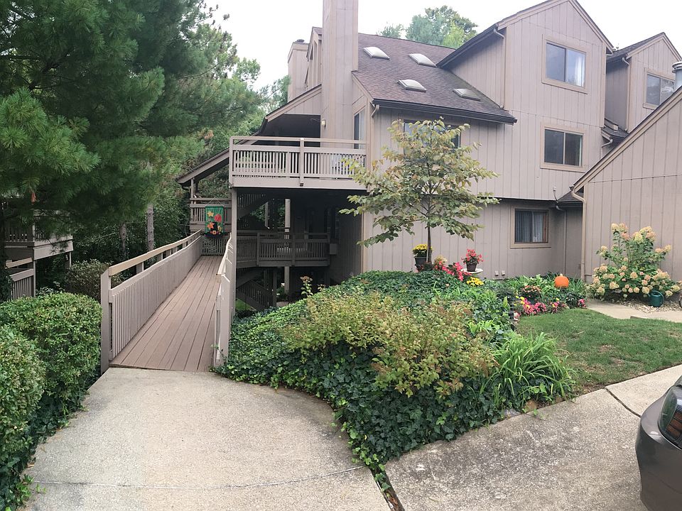 1st image of 616 Meredith Ln
