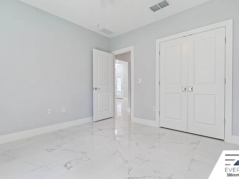 4 Karl Ct — Photo 27