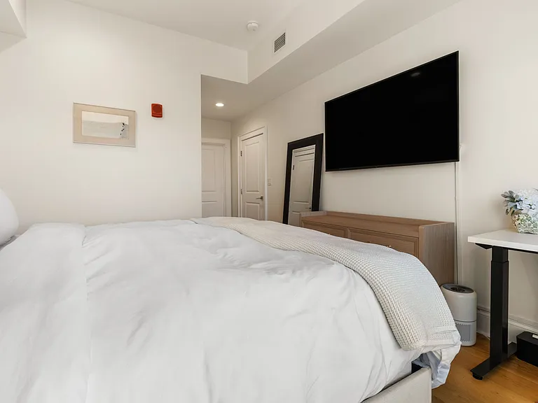 380 Bunker Hill St #210 — Photo 23