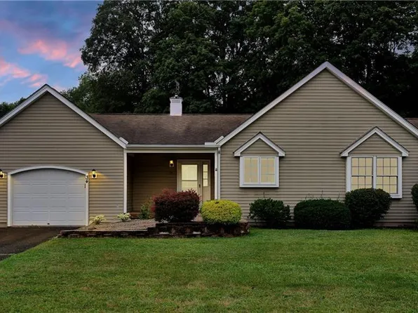34 Hamlet Manor #34, Durham, CT 06422