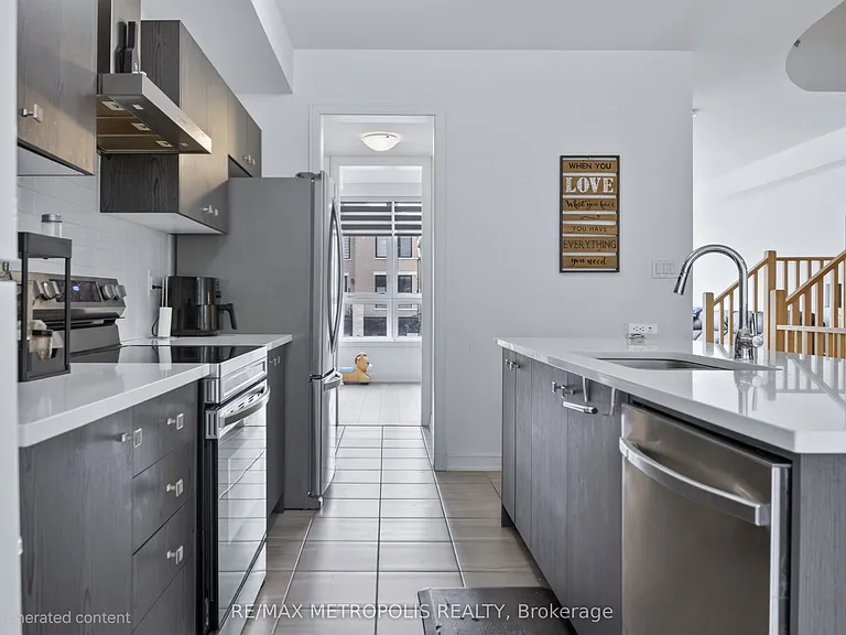 132 Blue Forest Cres — Photo 16