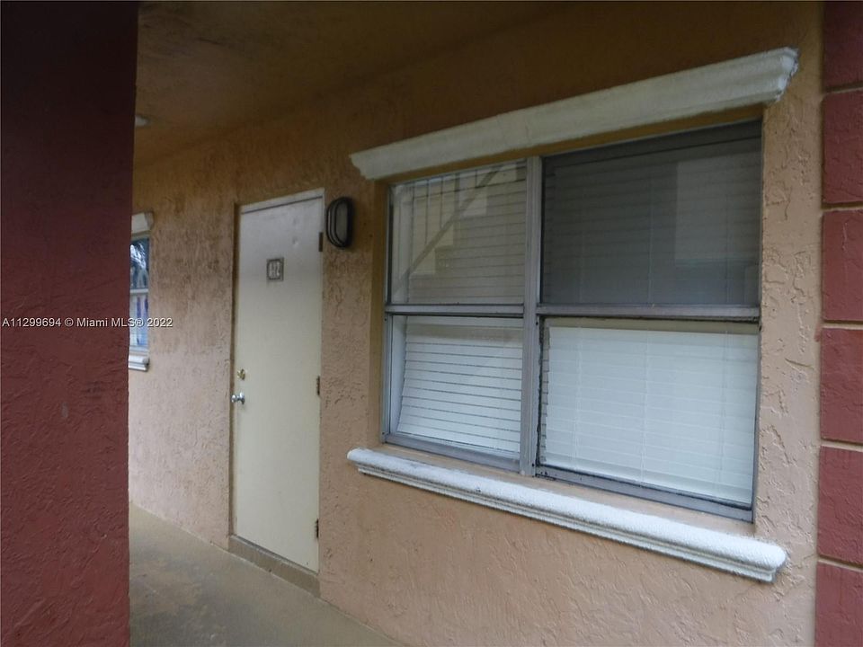 2nd image of 101 NE 41st St APT A12