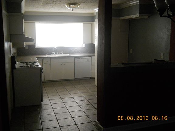 2nd image of 2824 Dorchester Dr