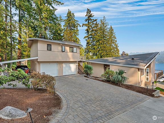 2nd image of 2450 W Lake Sammamish Pkwy NE