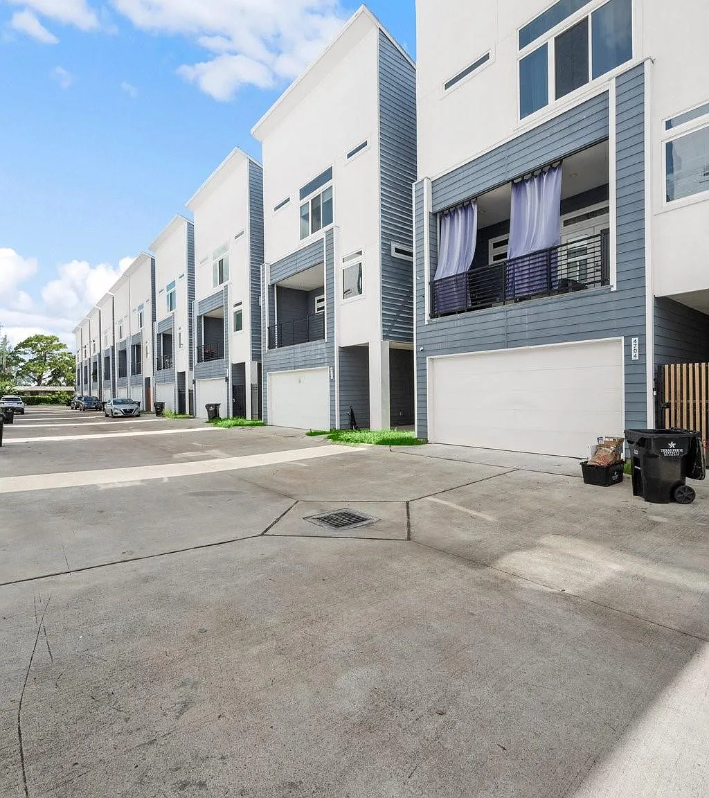 3 bed, 3.5 bath, 1790 sqft, $2,100 — Photo 1